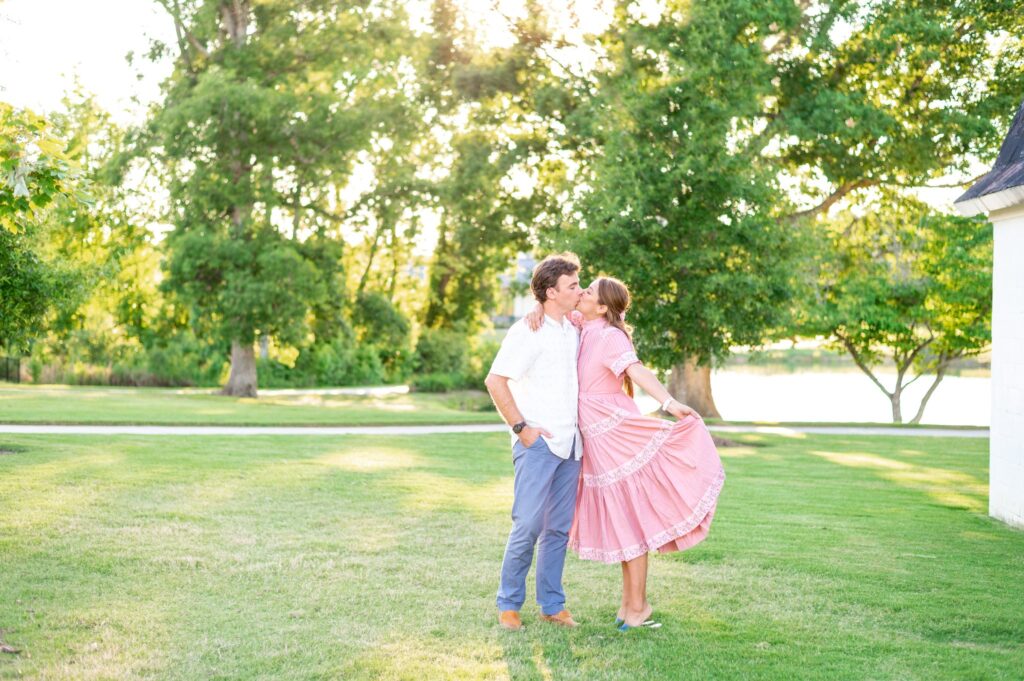 Husband and wife hold. Kiss while holding each other. 